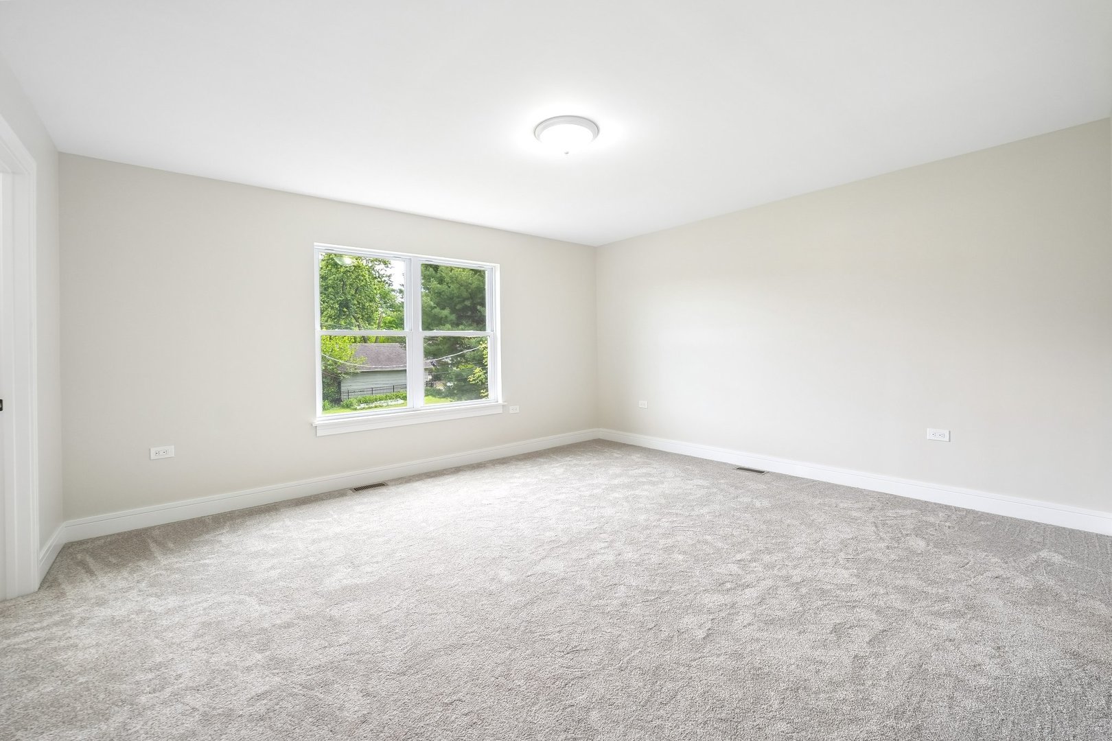 249 E Kenilworth Avenue Property Photo 15