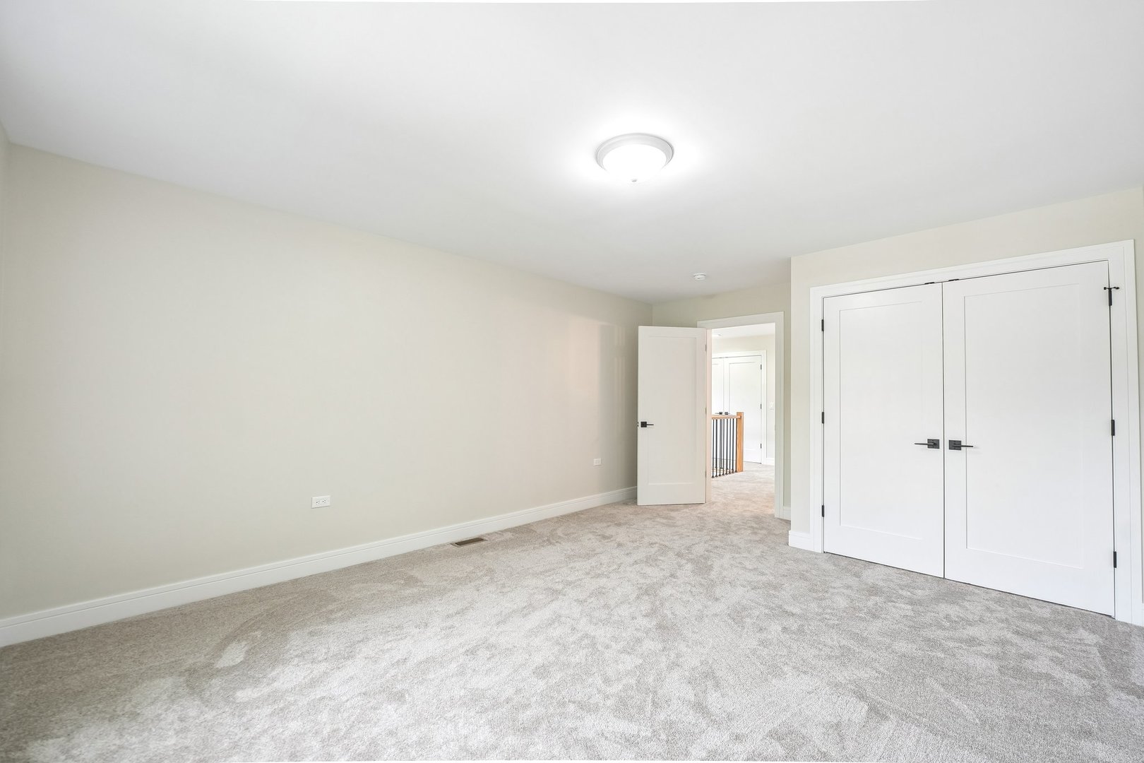 249 E Kenilworth Avenue Property Photo 21