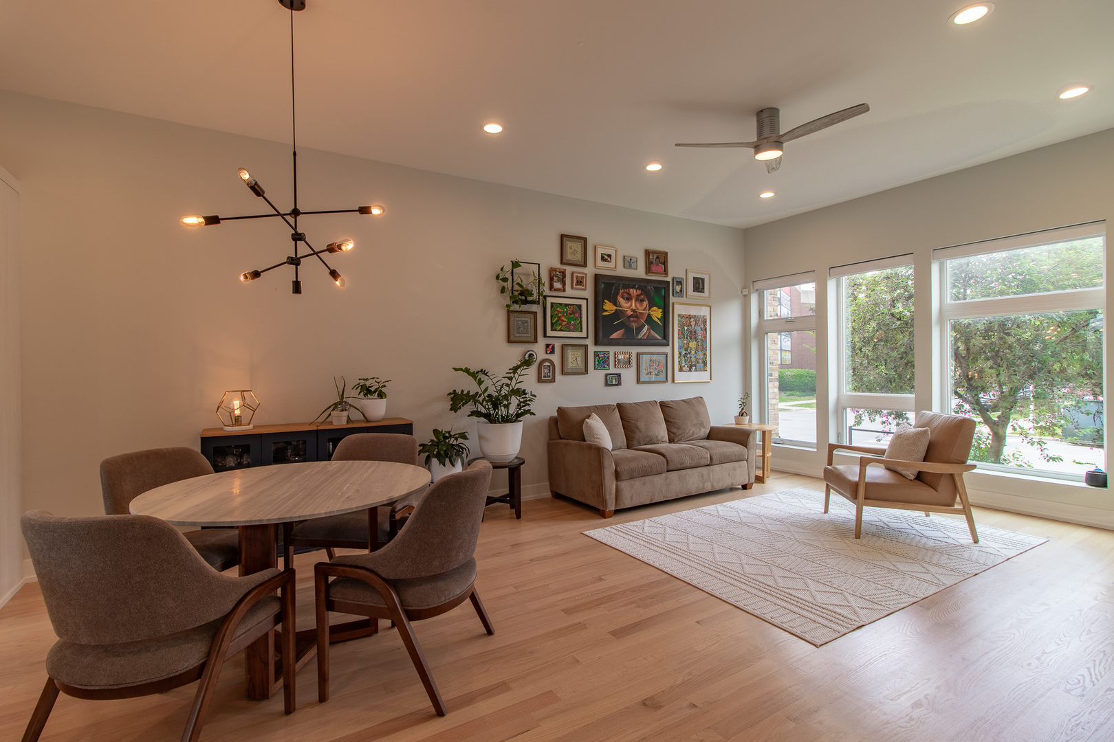4557 S Prairie Avenue Property Photo 11