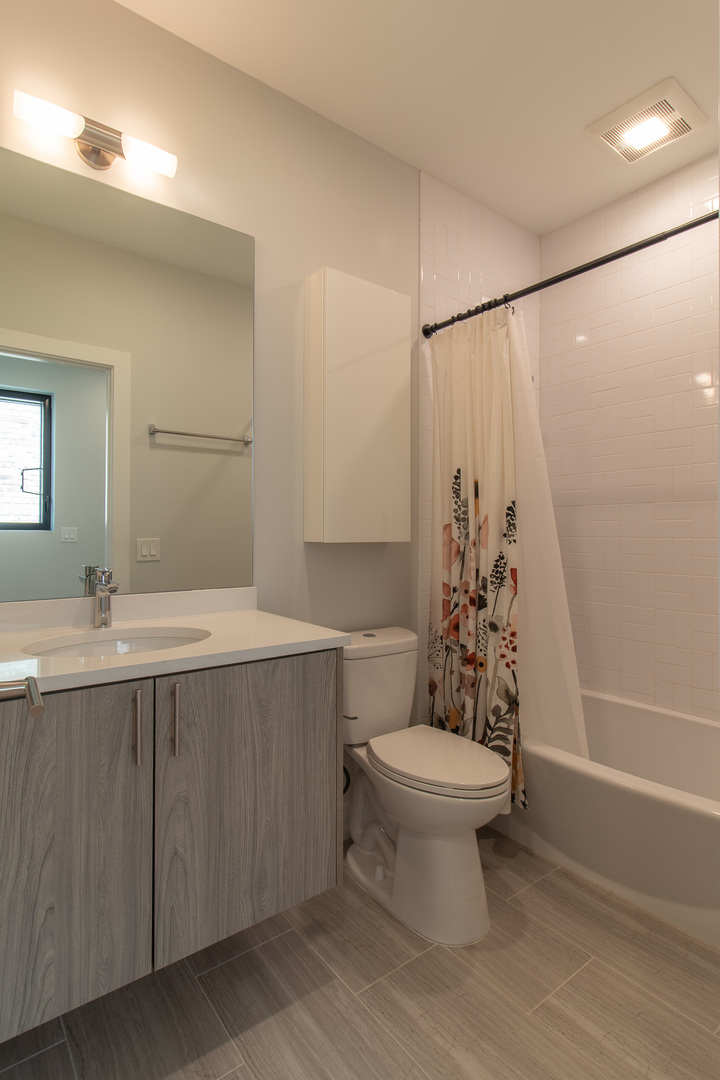4557 S Prairie Avenue Property Photo 15