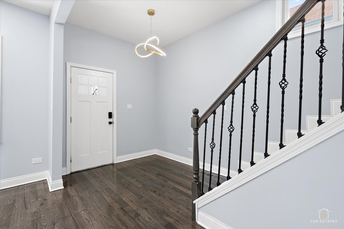 10521 S Edbrooke Avenue Property Photo 4