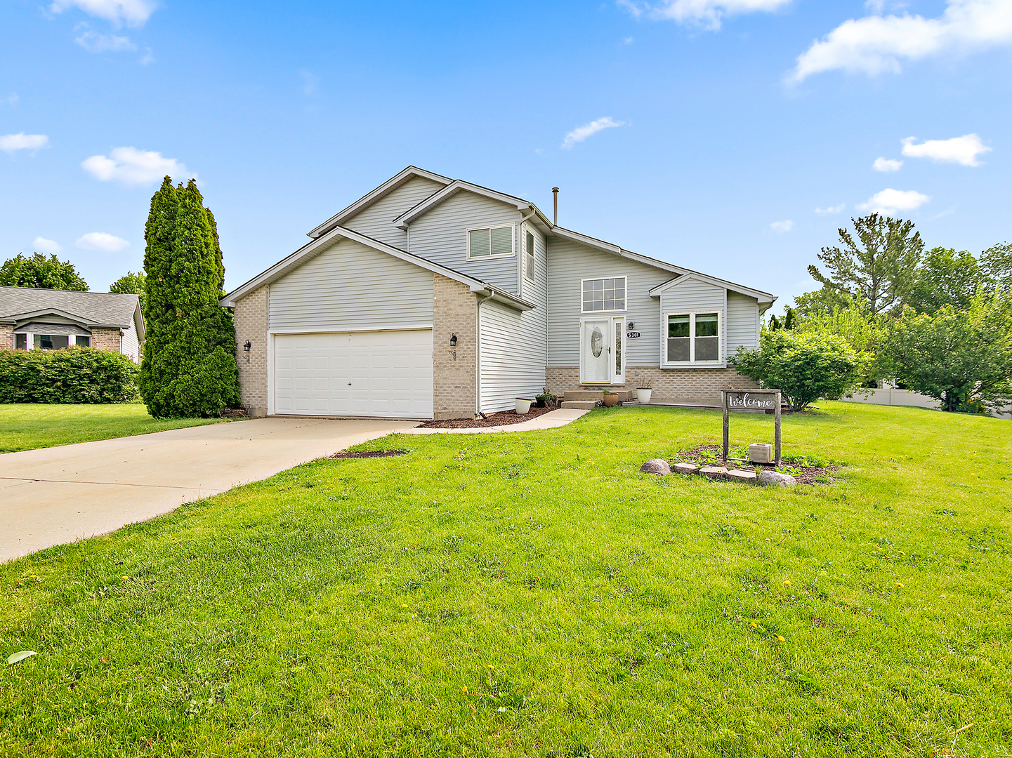 5301 Whisper Meadow Court Property Photo 1