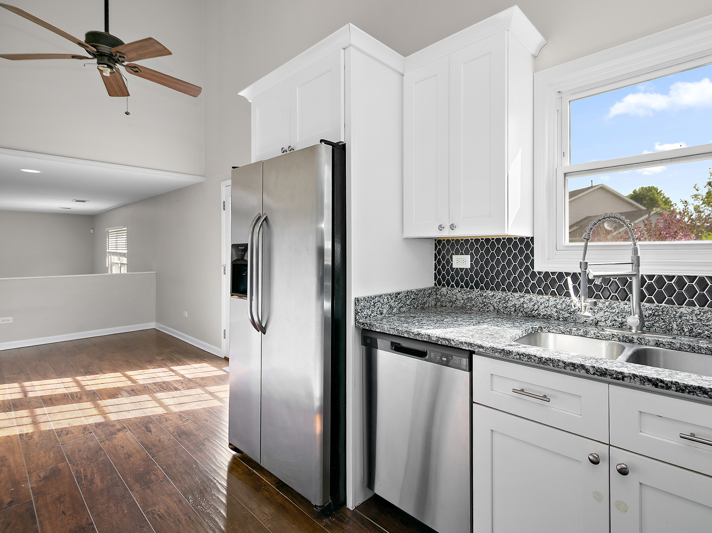 5301 Whisper Meadow Court Property Photo 7