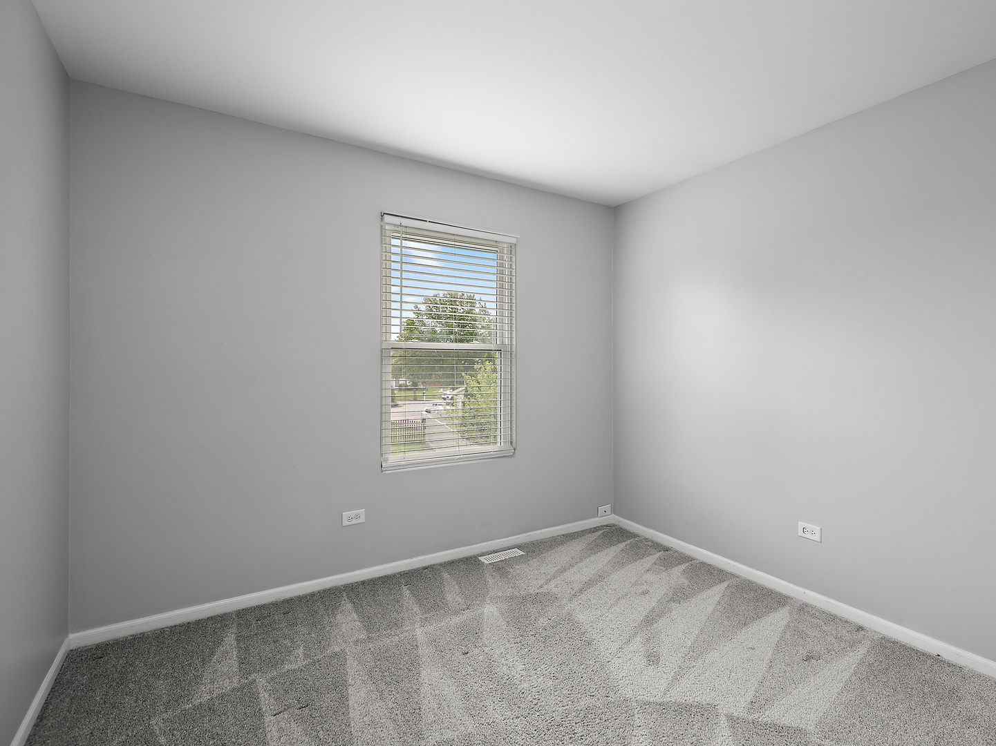 5301 Whisper Meadow Court Property Photo 10