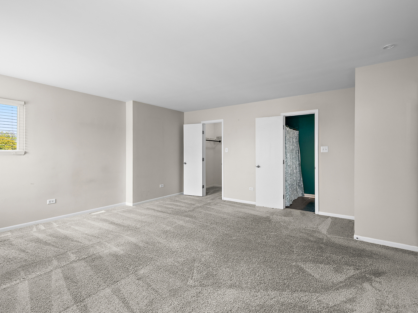 5301 Whisper Meadow Court Property Photo 12
