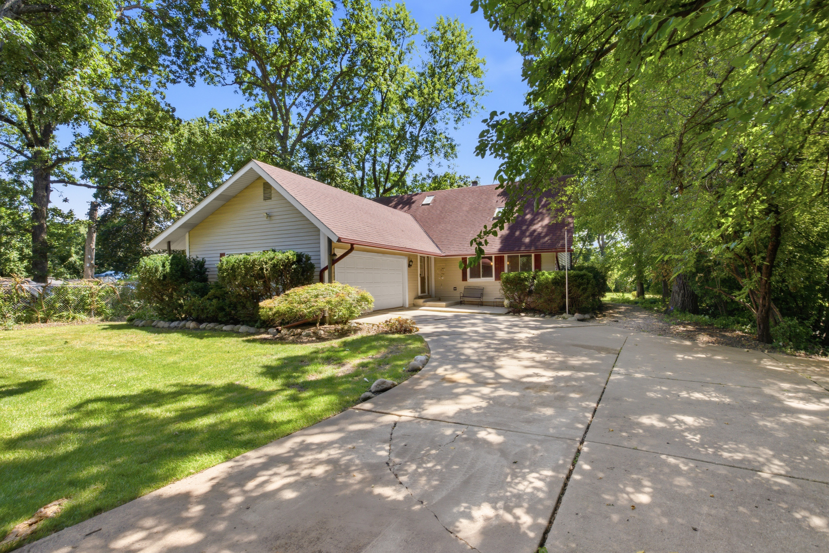 307 W Schaumburg Road Property Photo 1