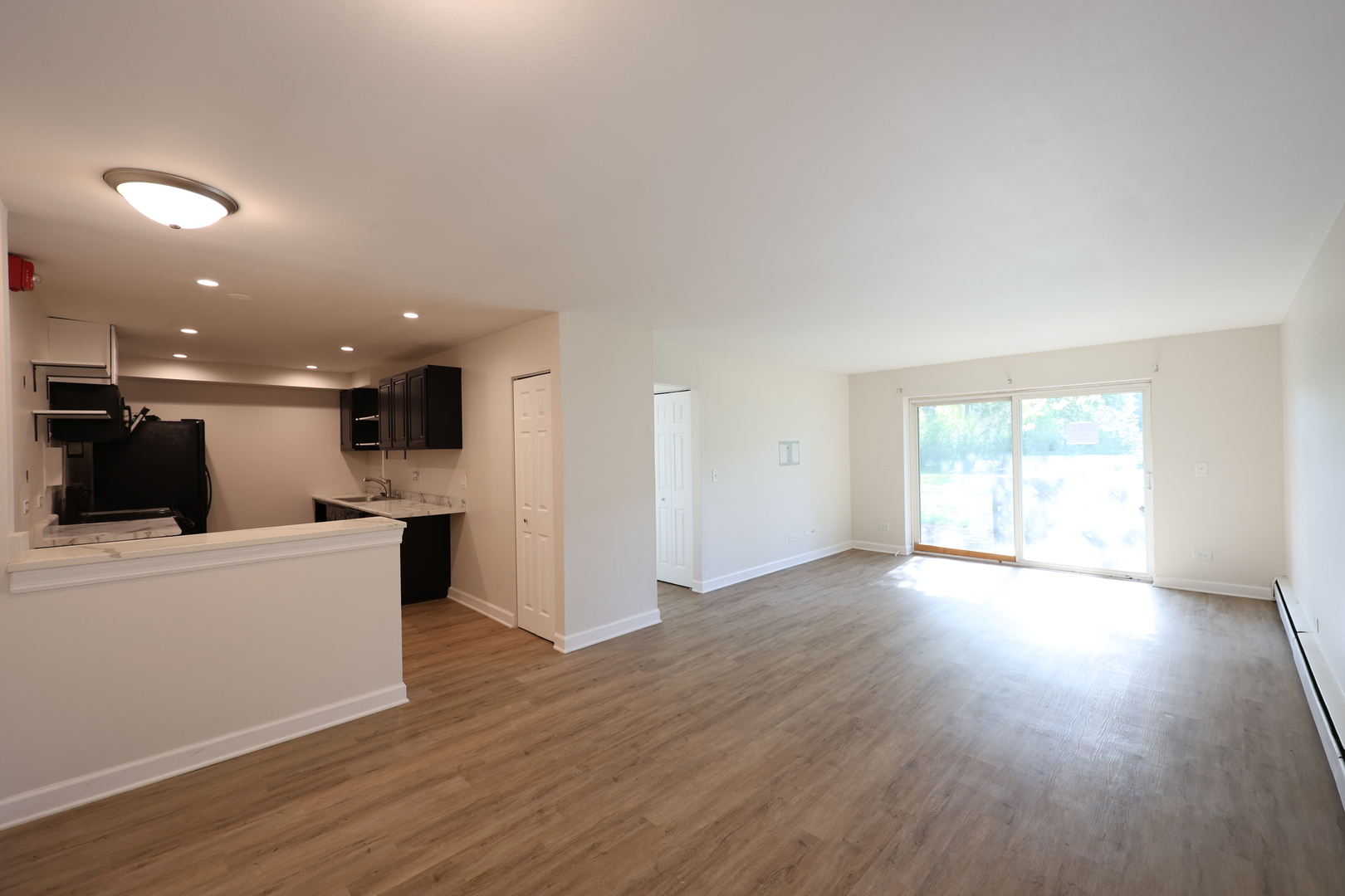 2230 S Goebbert Road 139 Property Photo 4