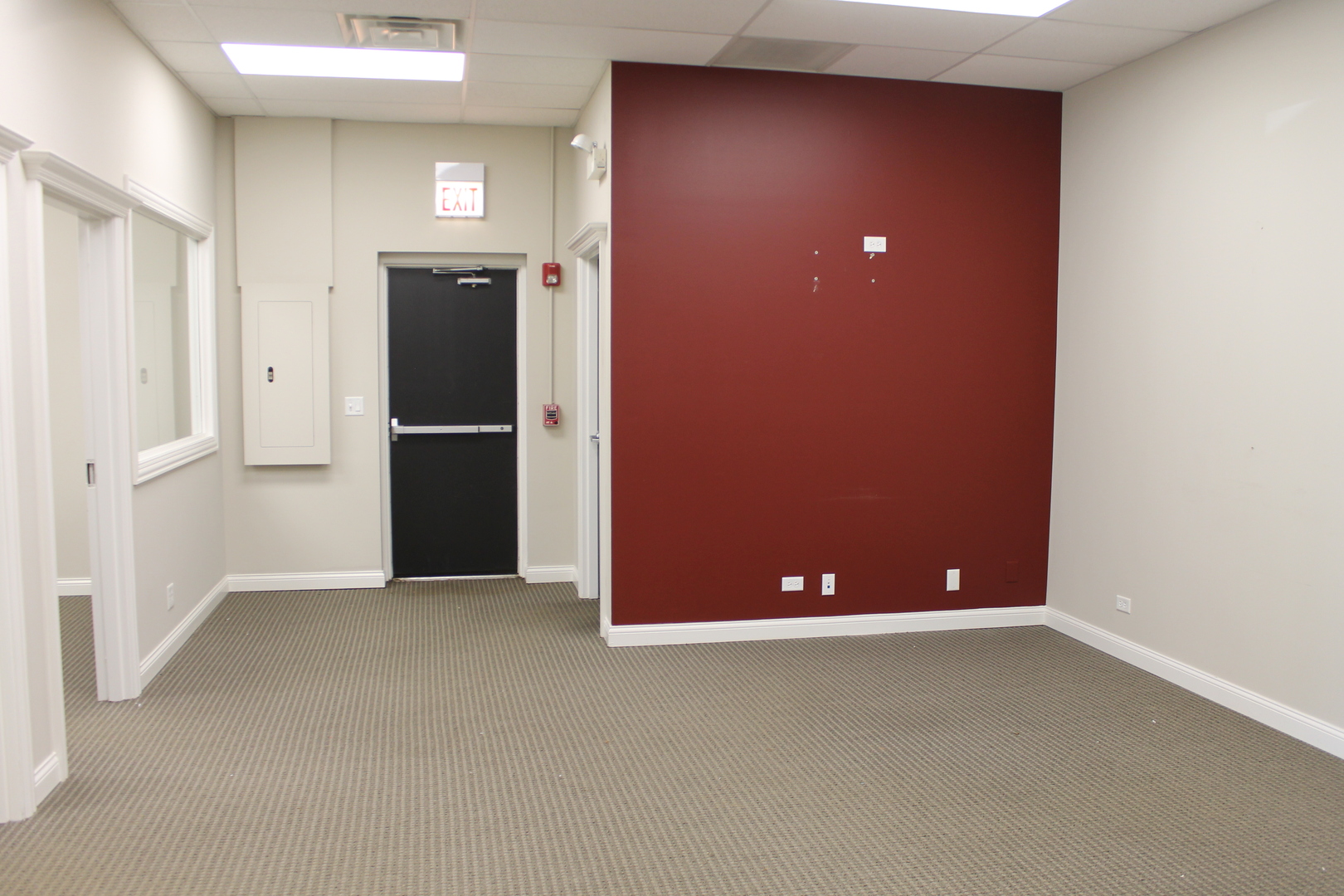 415 E State Street Property Photo 5