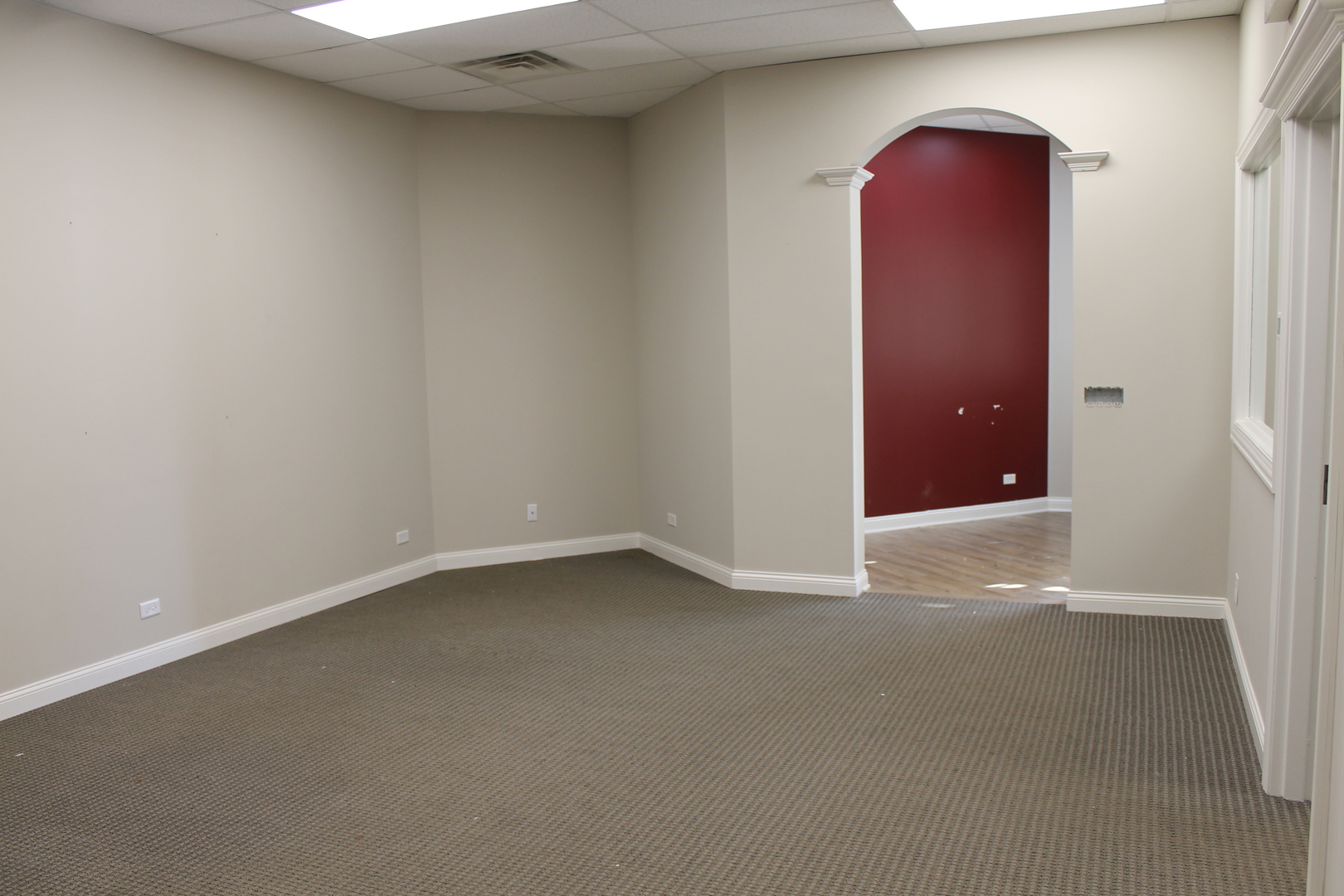 415 E State Street Property Photo 6