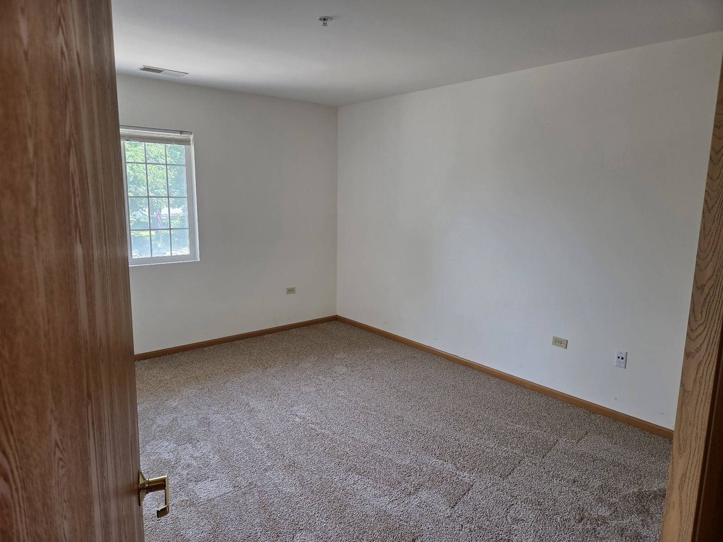 605 Barrington Avenue 358 Property Photo 7