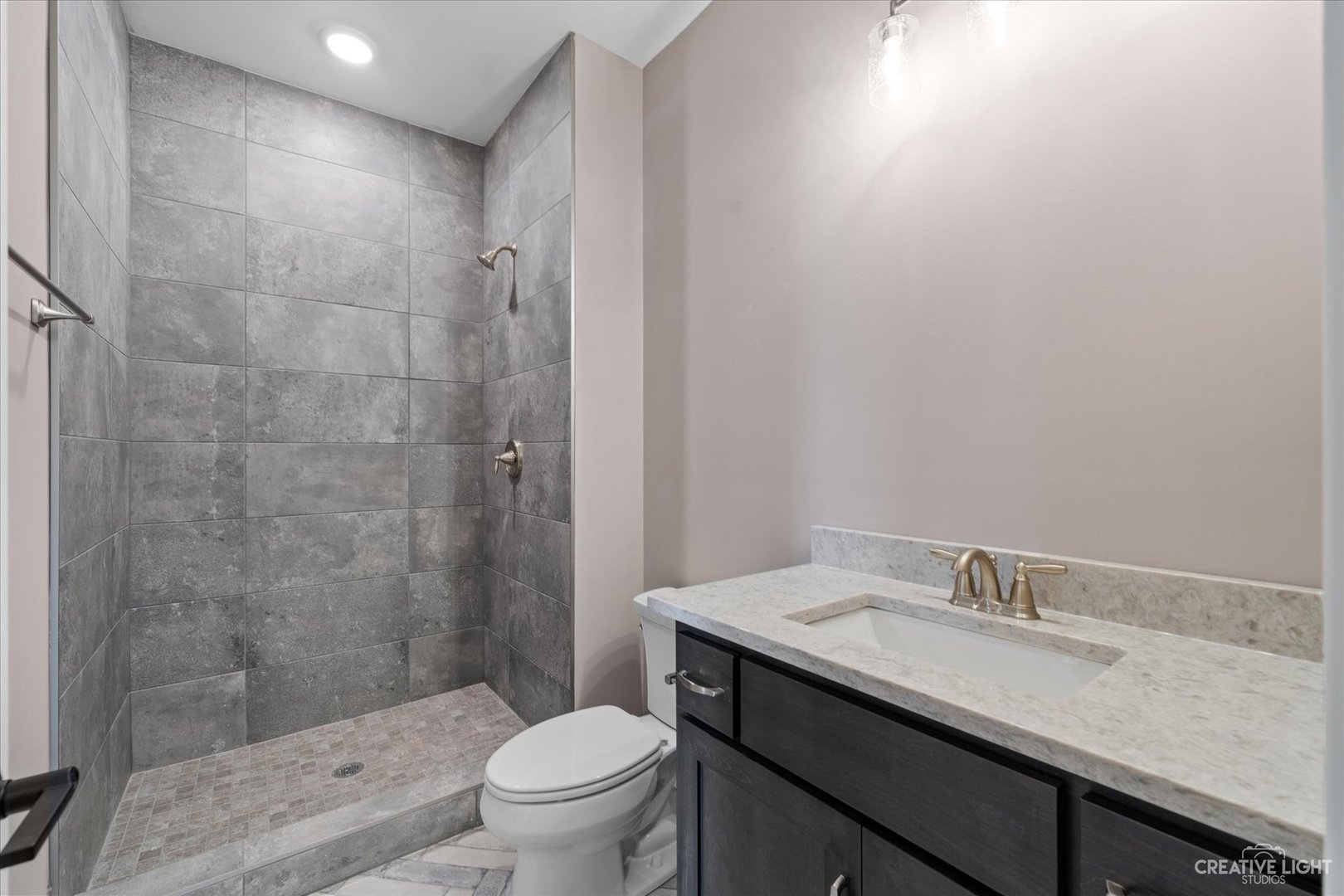 483 Deerfield Drive Property Photo 17