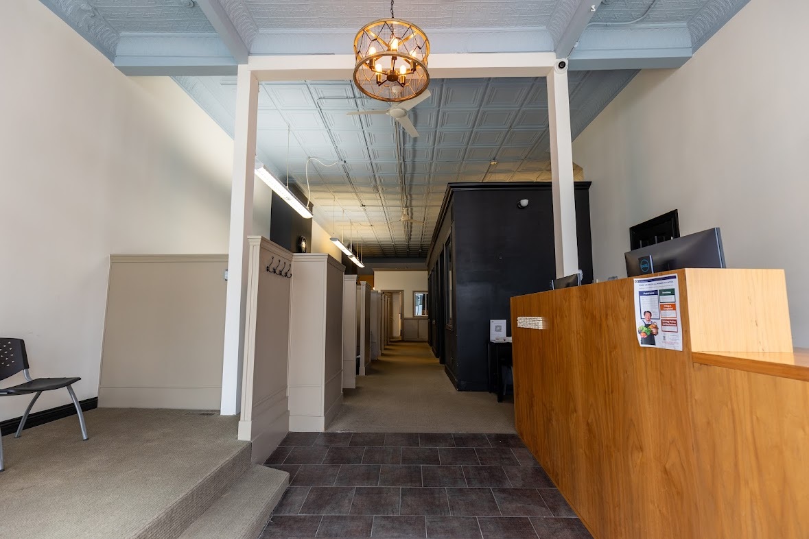 827 N Milwaukee Avenue Property Photo 3