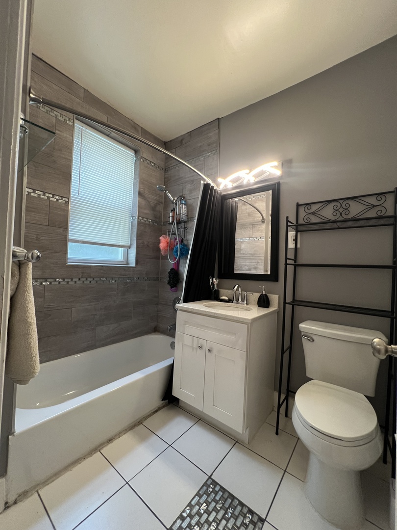 6926 S Paxton Avenue 2s Property Photo 7