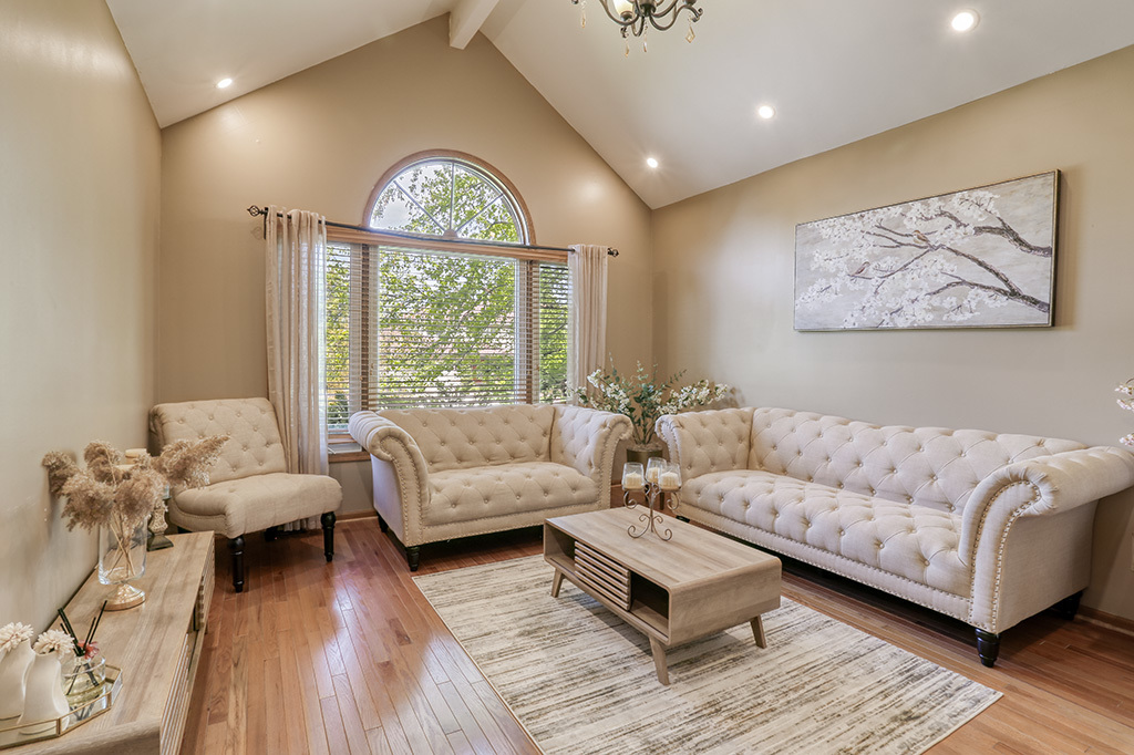 18013 Alice Lane Property Photo 3