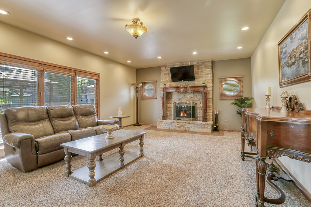 18013 Alice Lane Property Photo 10