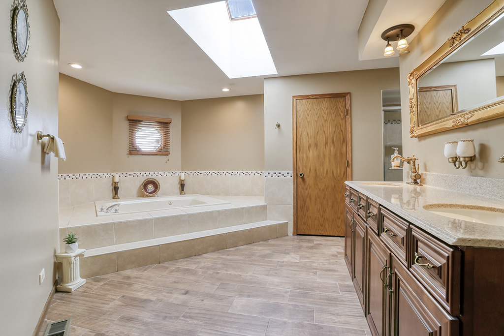 18013 Alice Lane Property Photo 18