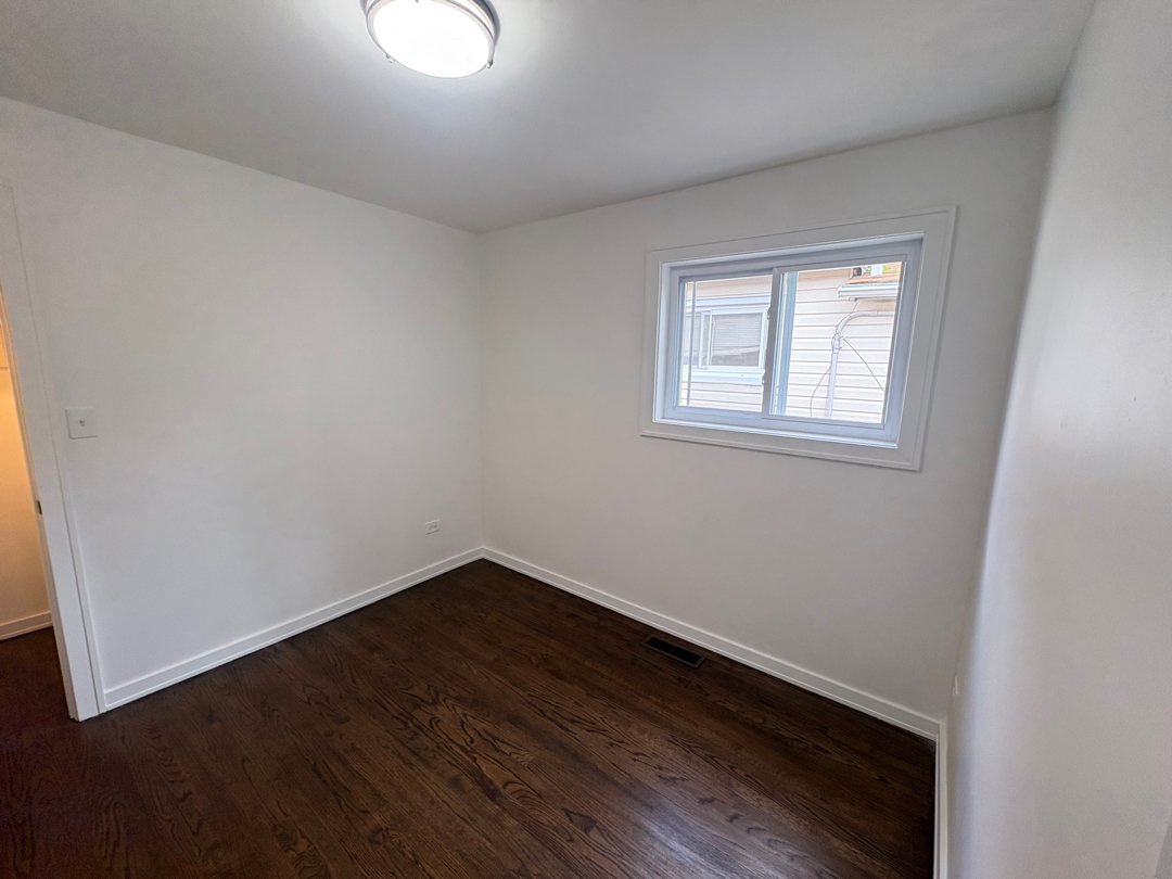 9941 S La Salle Street Property Photo 6
