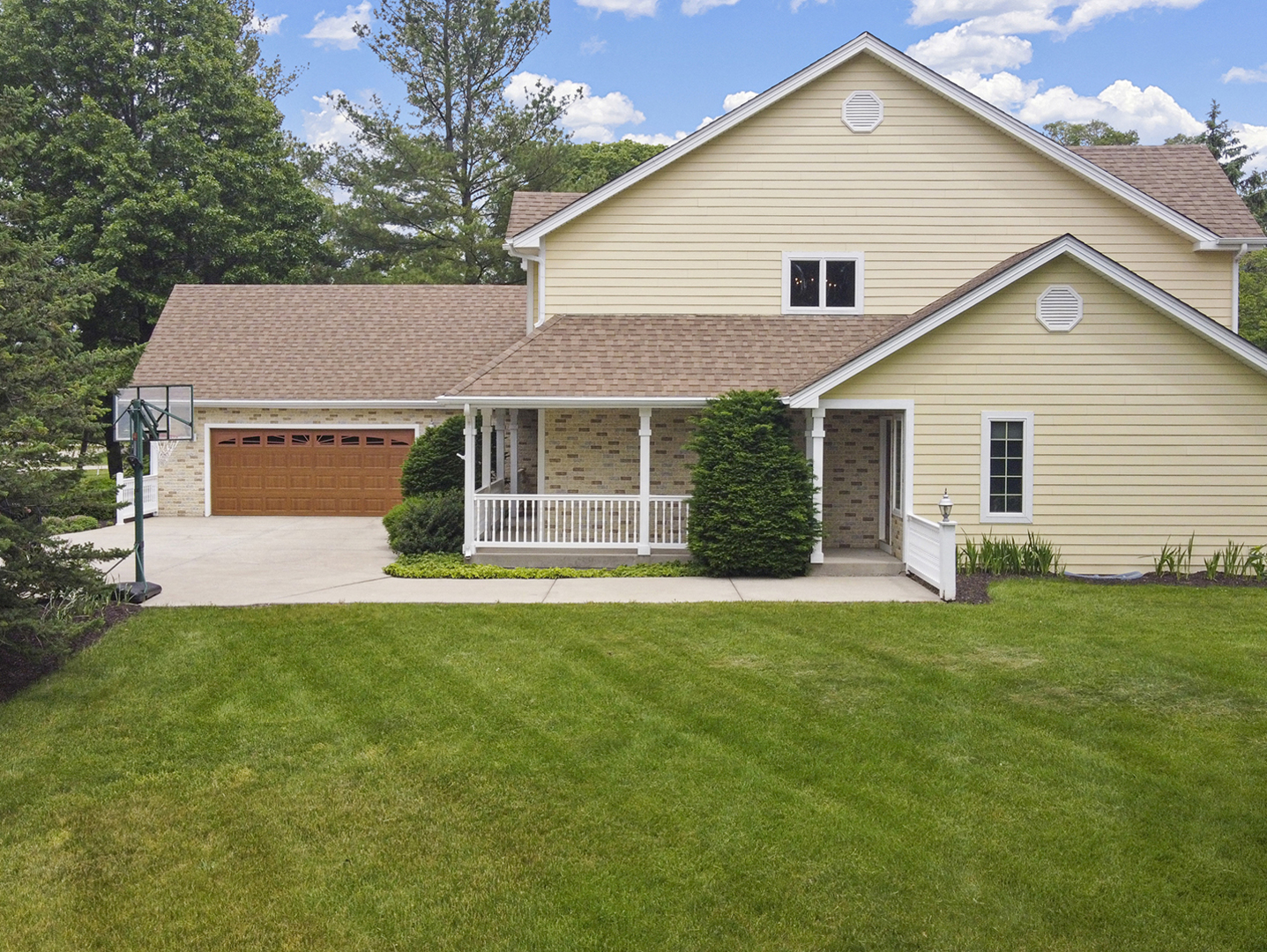295 W Grandin Road Property Photo 3