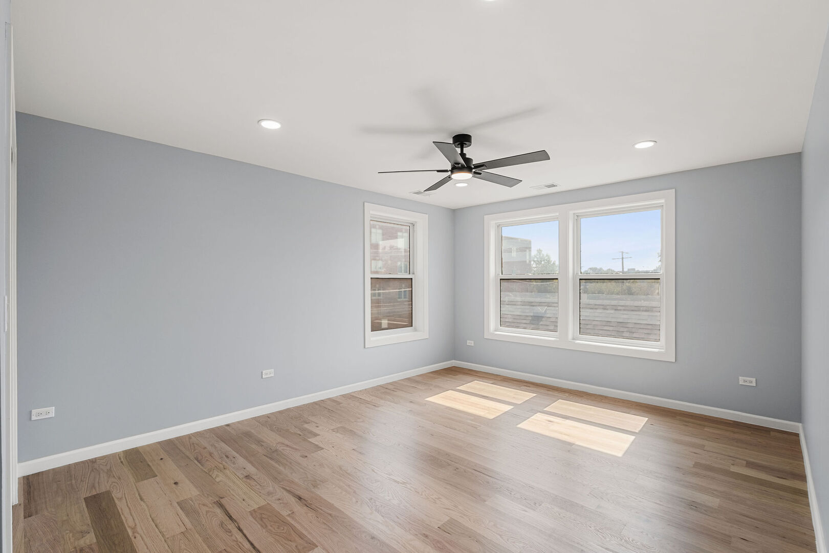 6672 W Montrose Avenue Property Photo 16