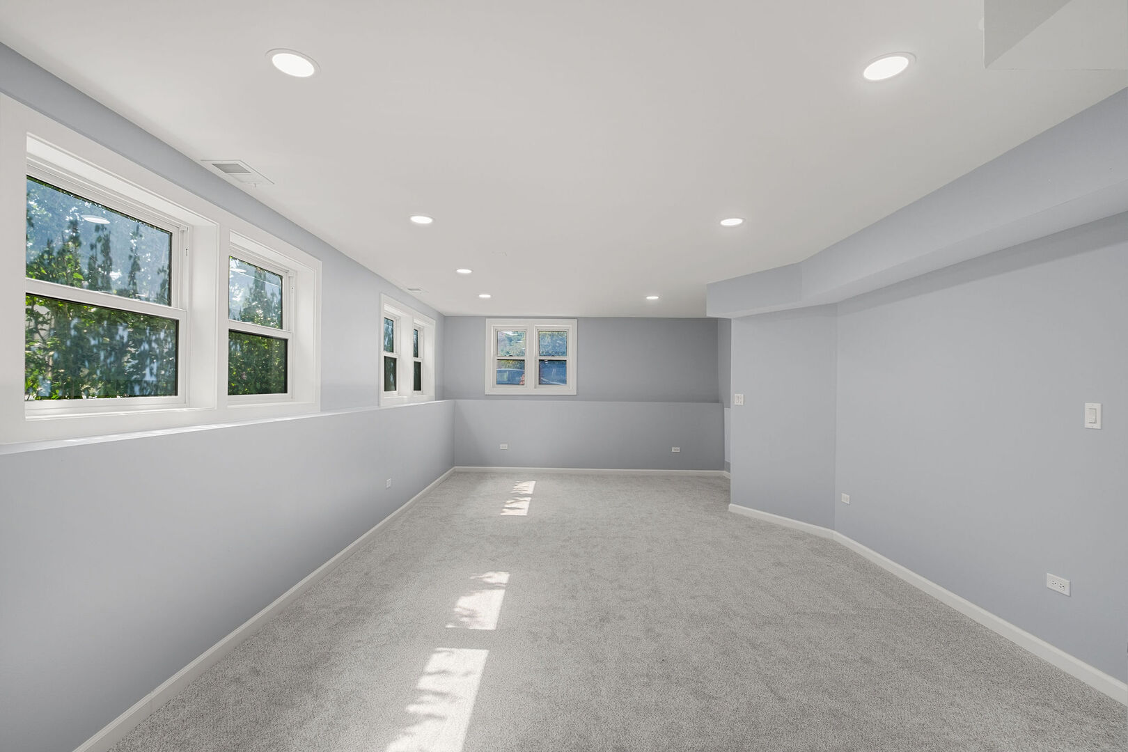 6672 W Montrose Avenue Property Photo 20