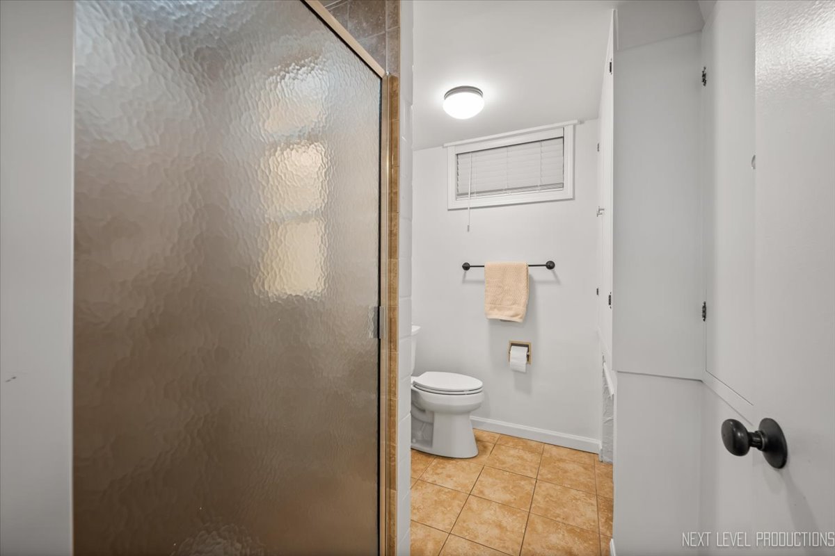 706 S Batavia Avenue Property Photo 23