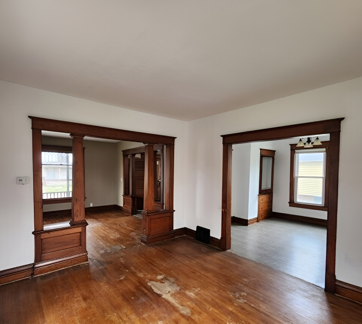 404 W 1st Street Property Photo 5