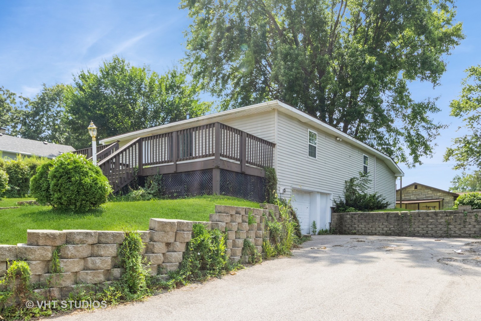 7919 Hill Drive Property Photo 1