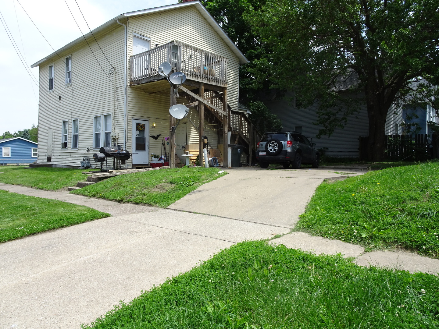 827-829 W 15th Street Property Photo 1