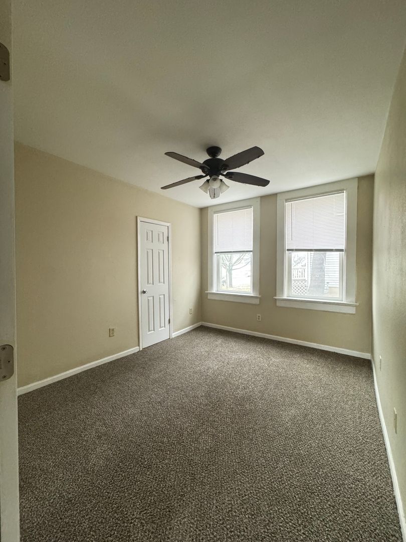 827-829 W 15th Street Property Photo 6