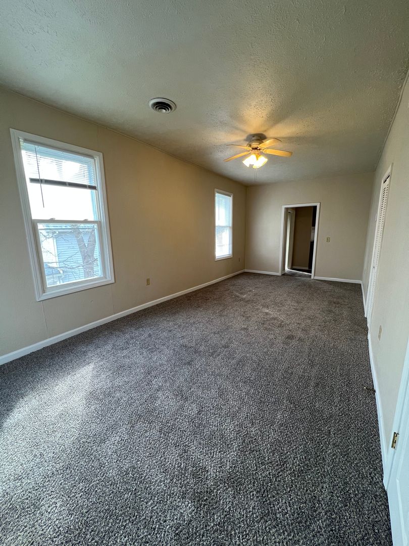 827-829 W 15th Street Property Photo 13