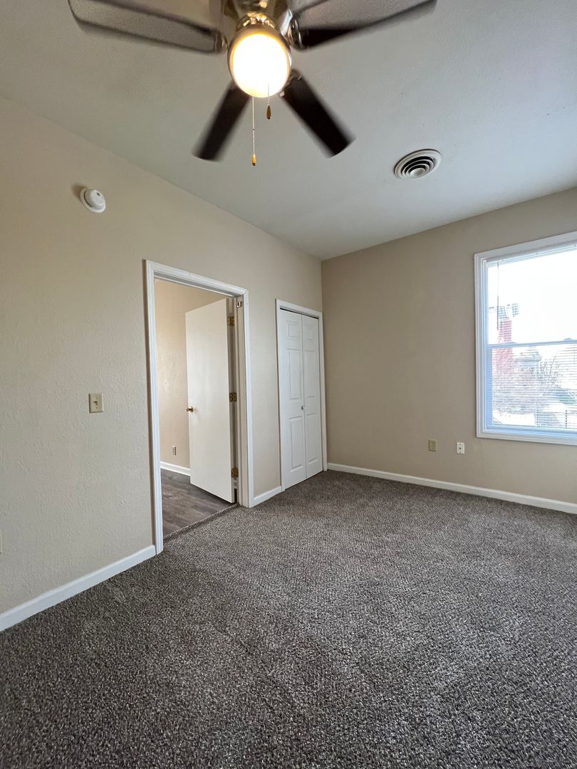 827-829 W 15th Street Property Photo 14