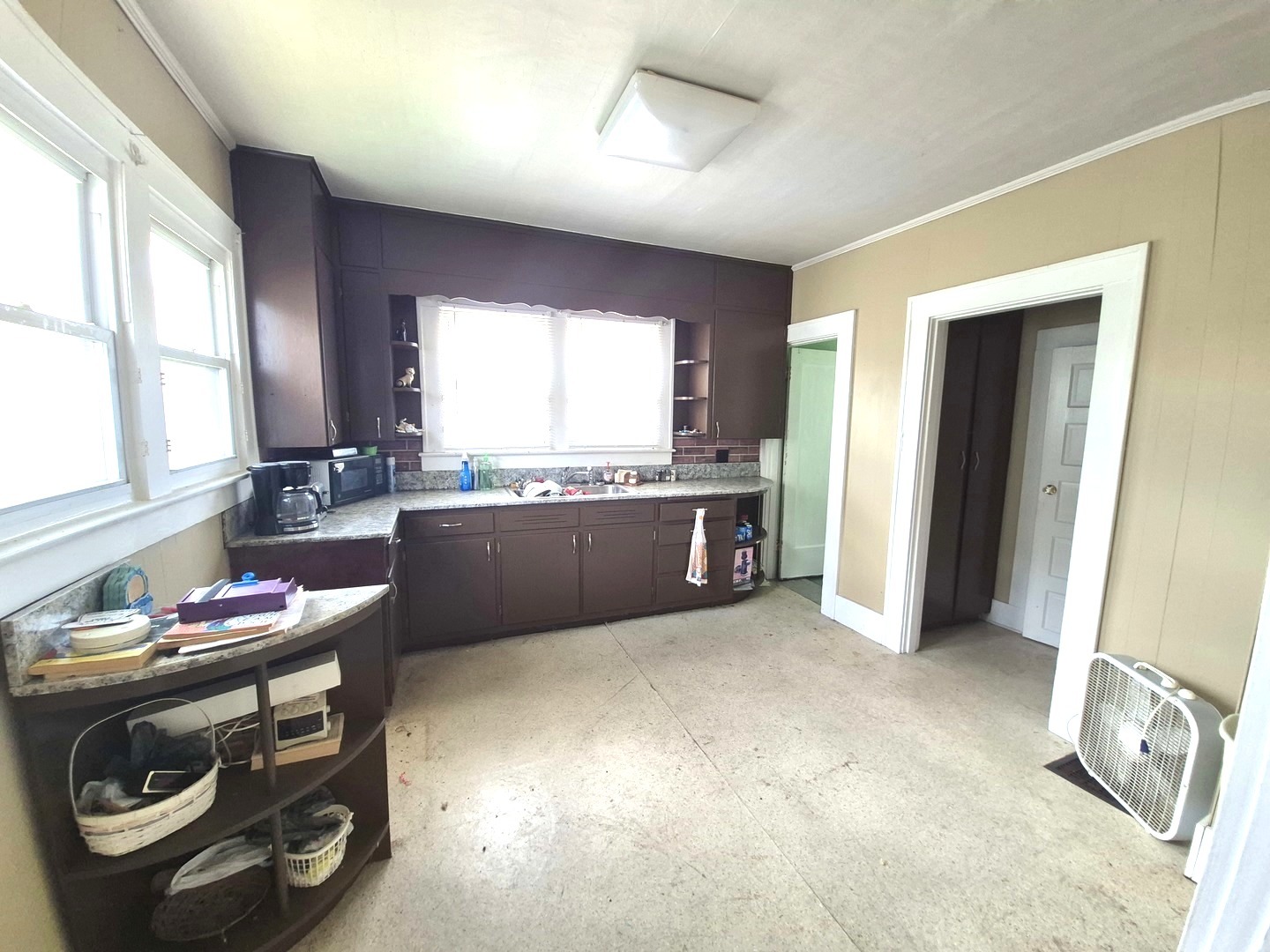 27 Baker Street Property Photo 4