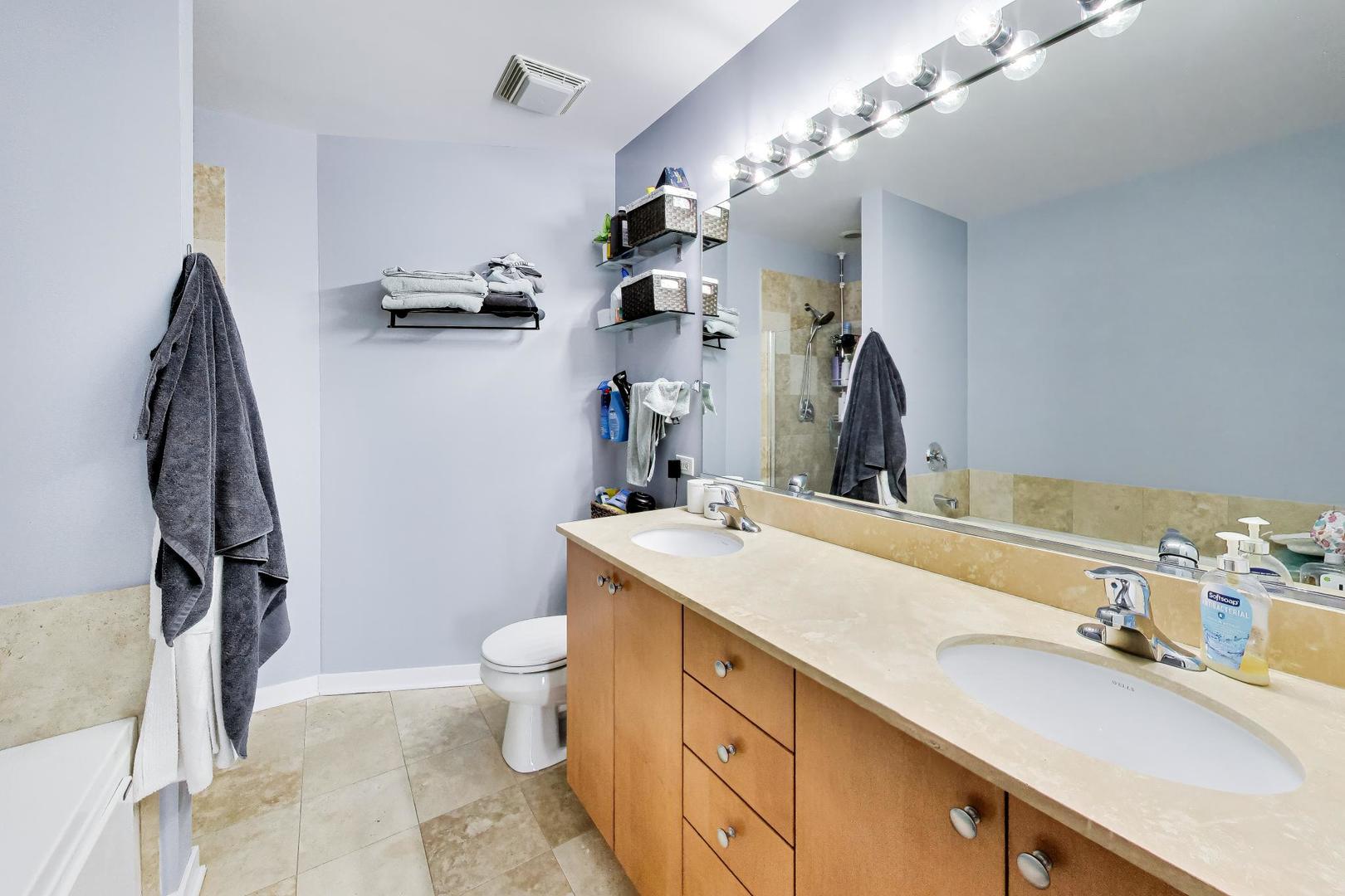 873 N Larrabee Street 612 Property Photo 15