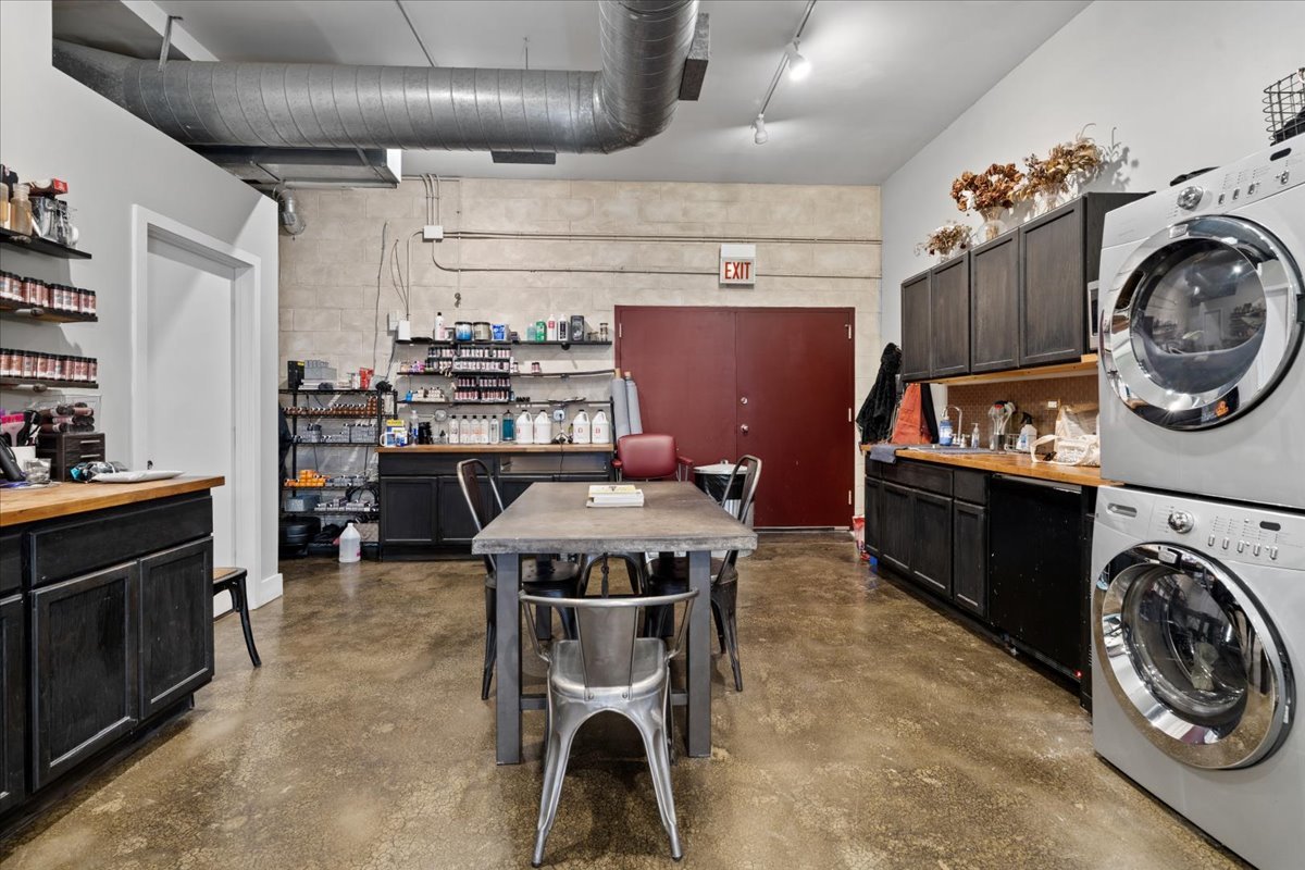 2016 W Concord Place Property Photo 27