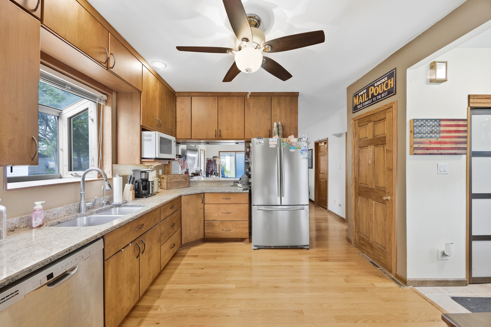 211 N Maple Street Property Photo 8