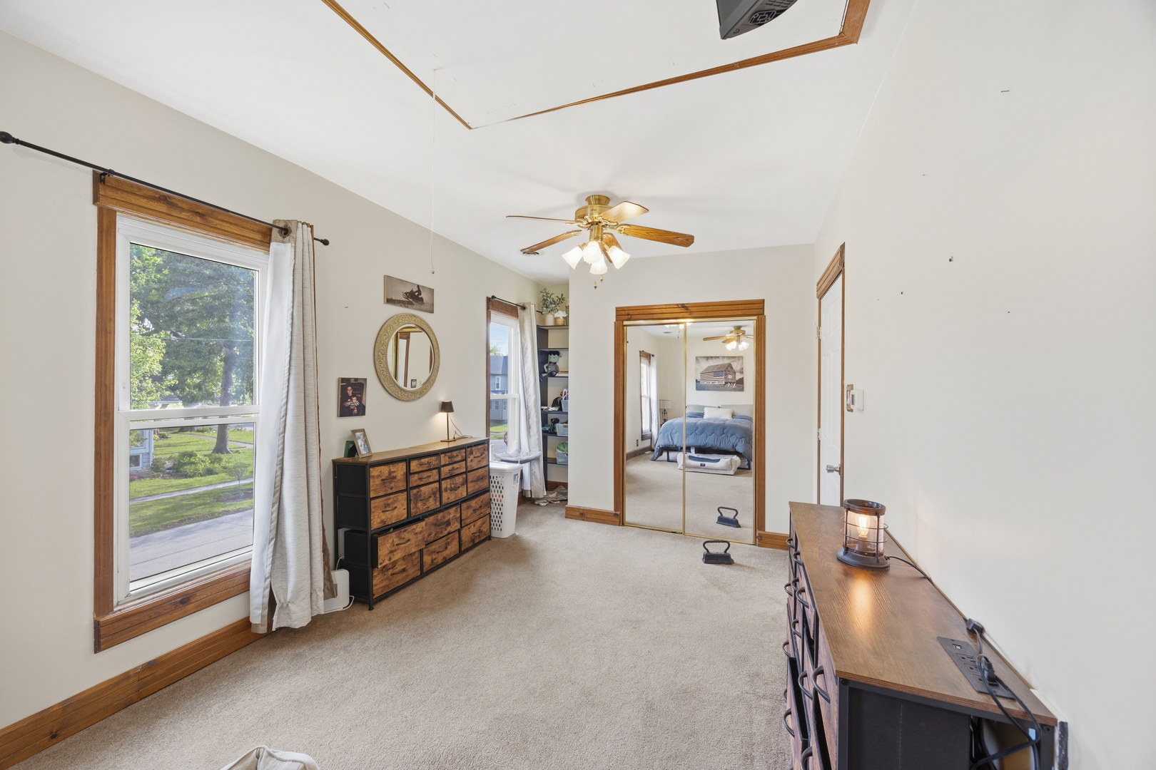 211 N Maple Street Property Photo 10