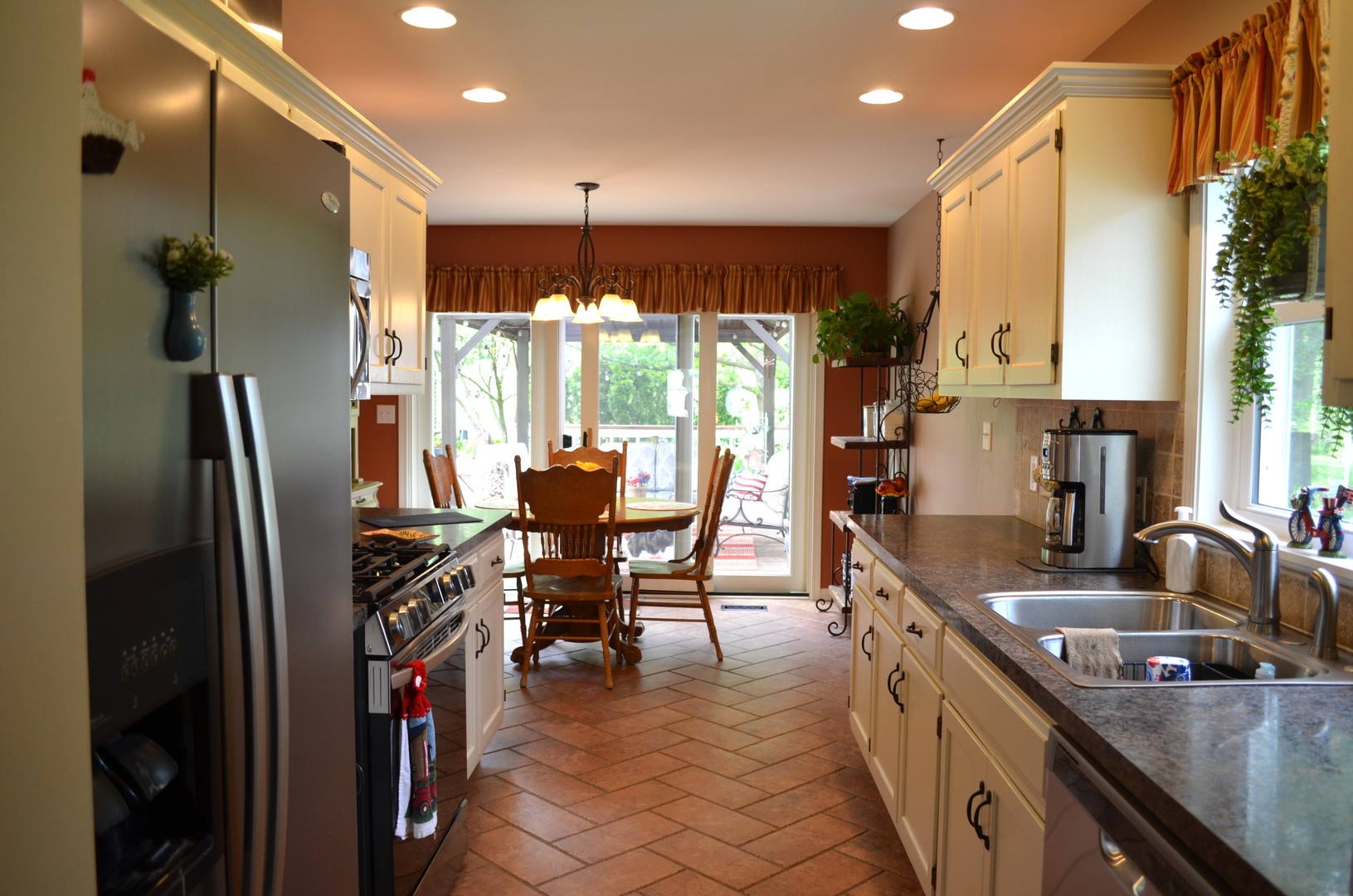 3813 Illinois Street Property Photo 10