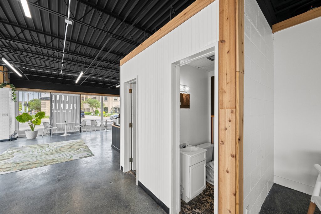 330 Brady Street Property Photo 18