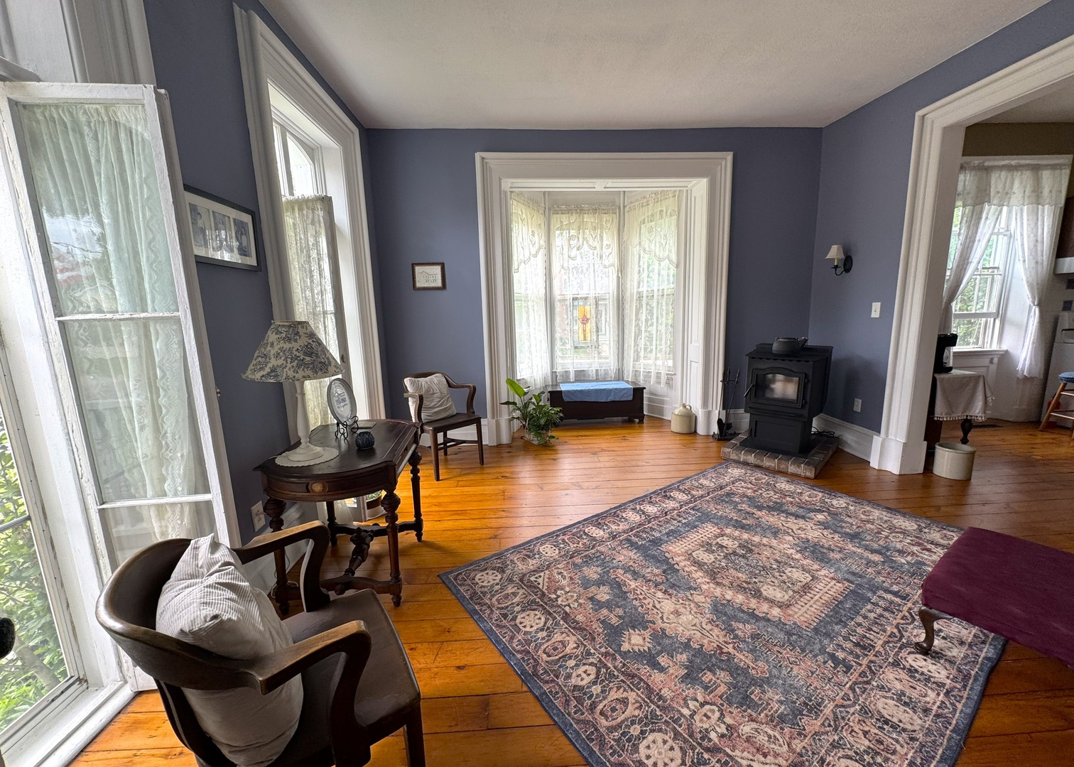 304 E Broadway Property Photo 2