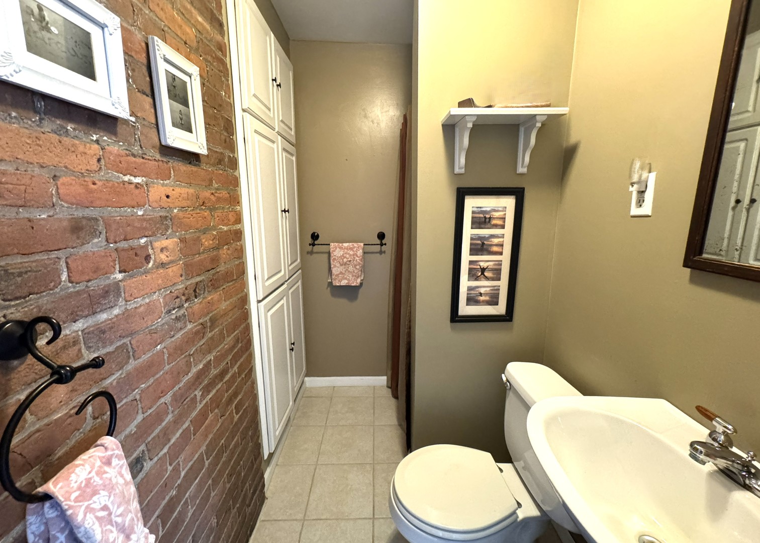 304 E Broadway Property Photo 9