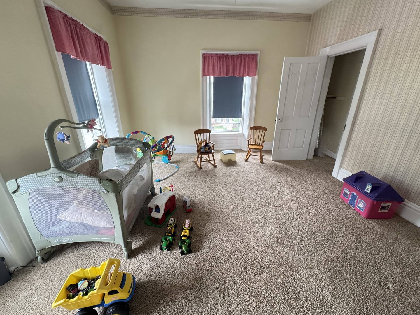 304 E Broadway Property Photo 17