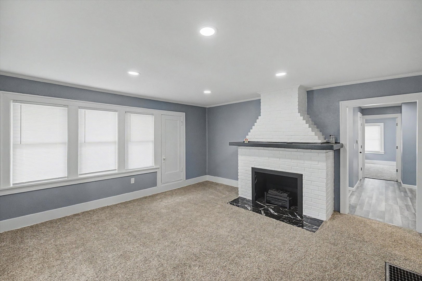 4210 E Park Lane Property Photo 4