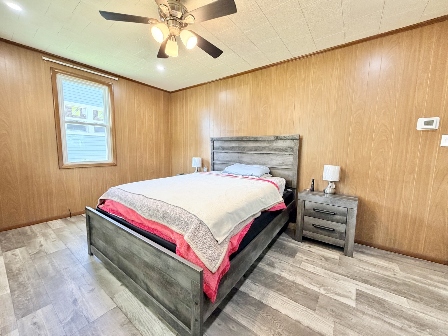 1304 N Everett Street Property Photo 8