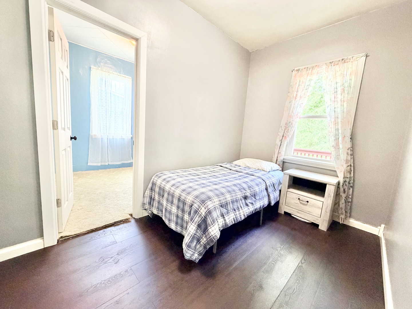 1304 N Everett Street Property Photo 10