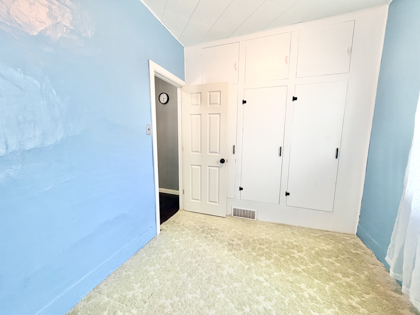 1304 N Everett Street Property Photo 12