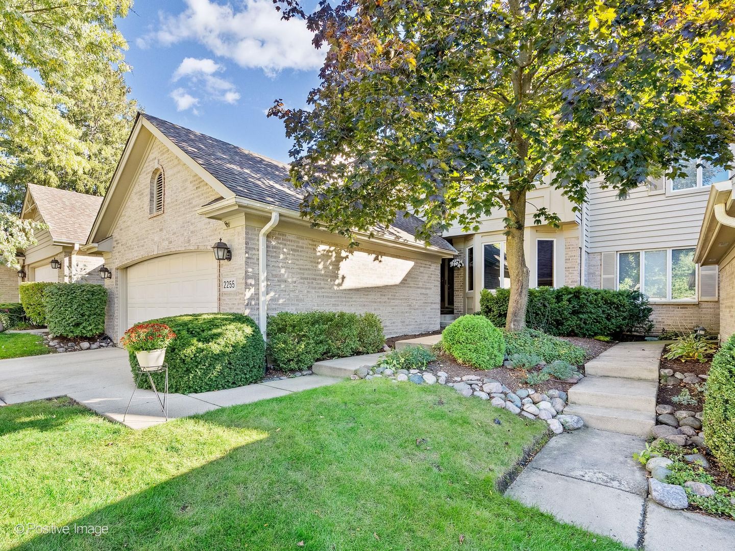 2255 Durand Drive Property Photo 1