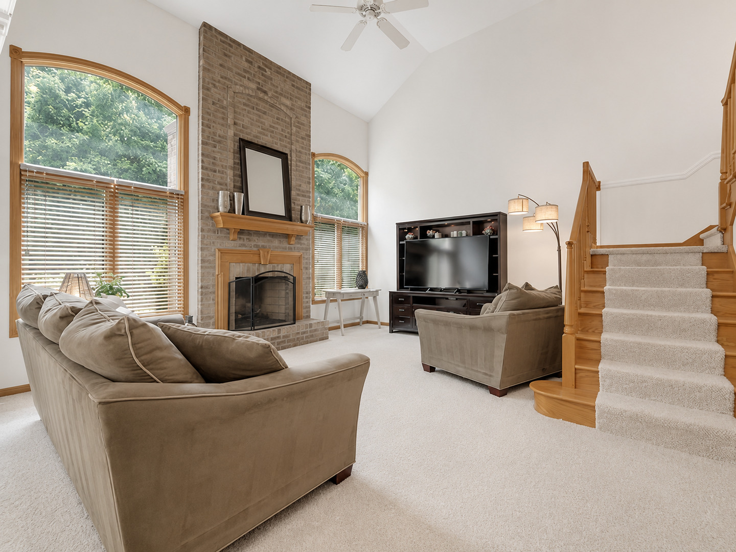 2255 Durand Drive Property Photo 2