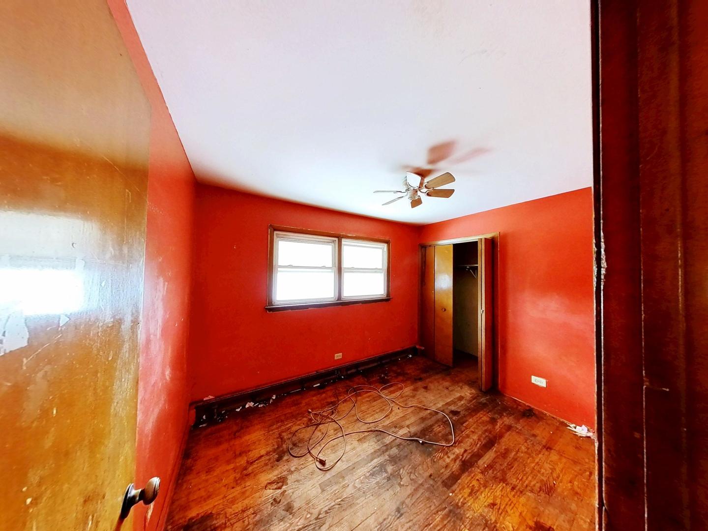 7448 S Maplewood Avenue Property Photo 9