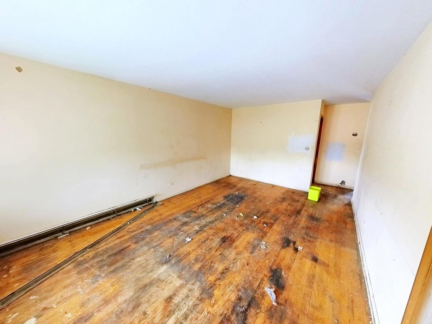 7448 S Maplewood Avenue Property Photo 10