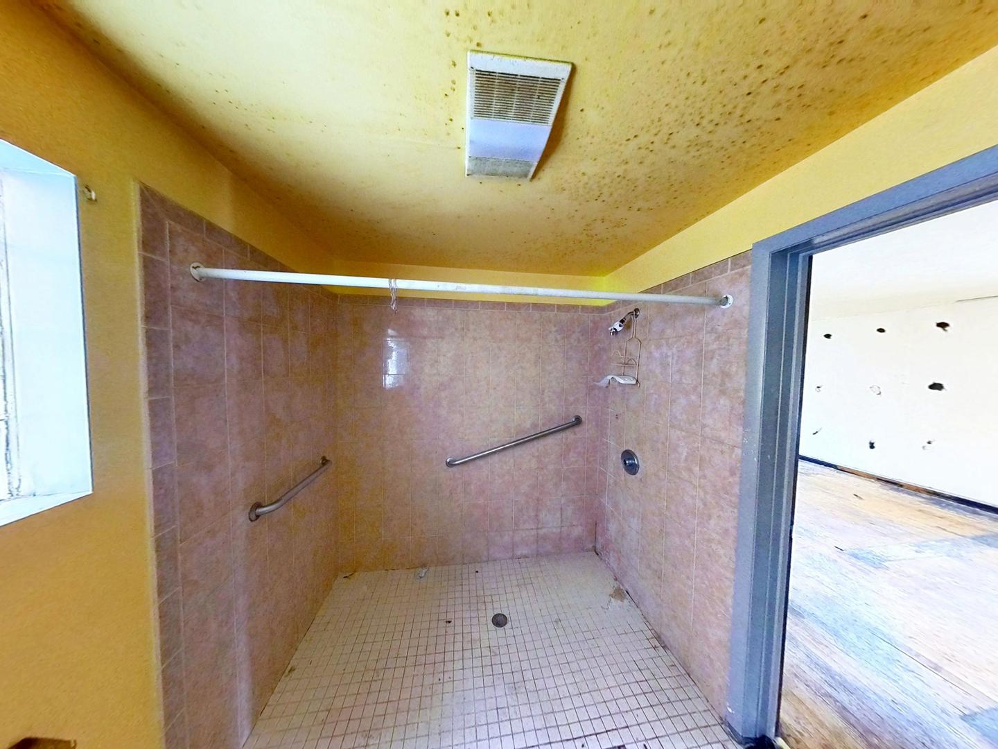 7448 S Maplewood Avenue Property Photo 11